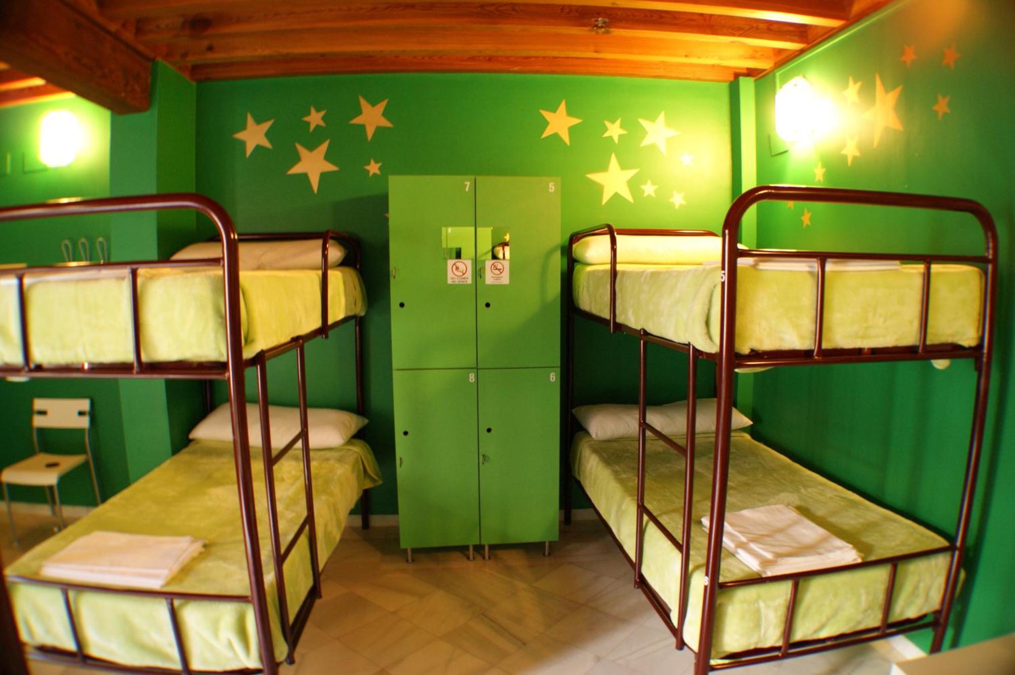 White Nest Hostel - Granada — Photos 1